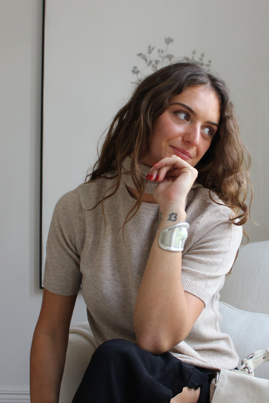 India Grace London Elodie Crew Neck in chinchilla beige cashmere wool